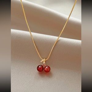 NWOT - Minimal Dainty Cherry Charm Pendant Necklace 🍒